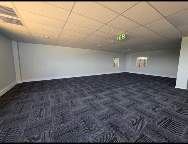 2,899M² WAREHOUSE TO LET IN AIRPORT PARK